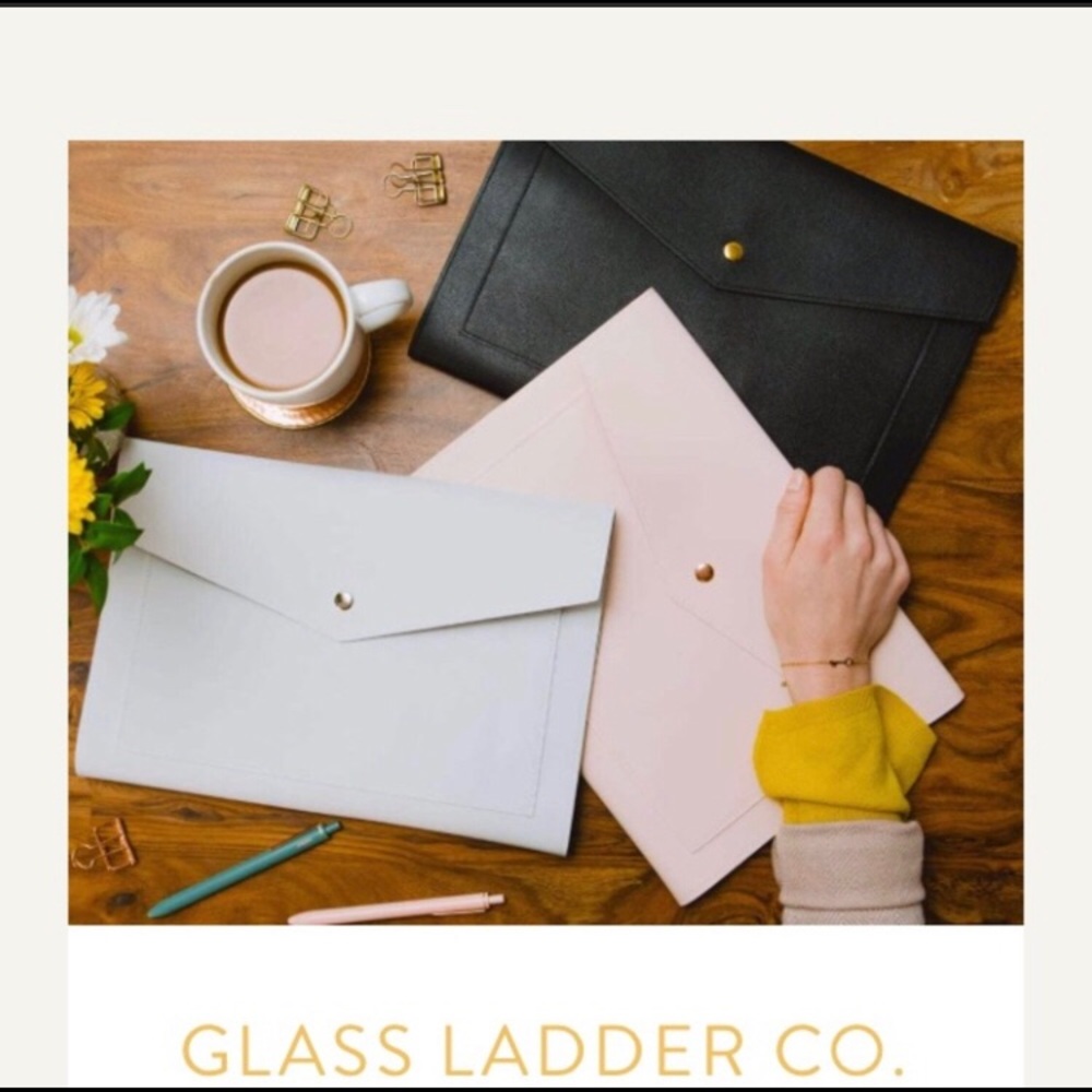 Cause box portfolio clutch